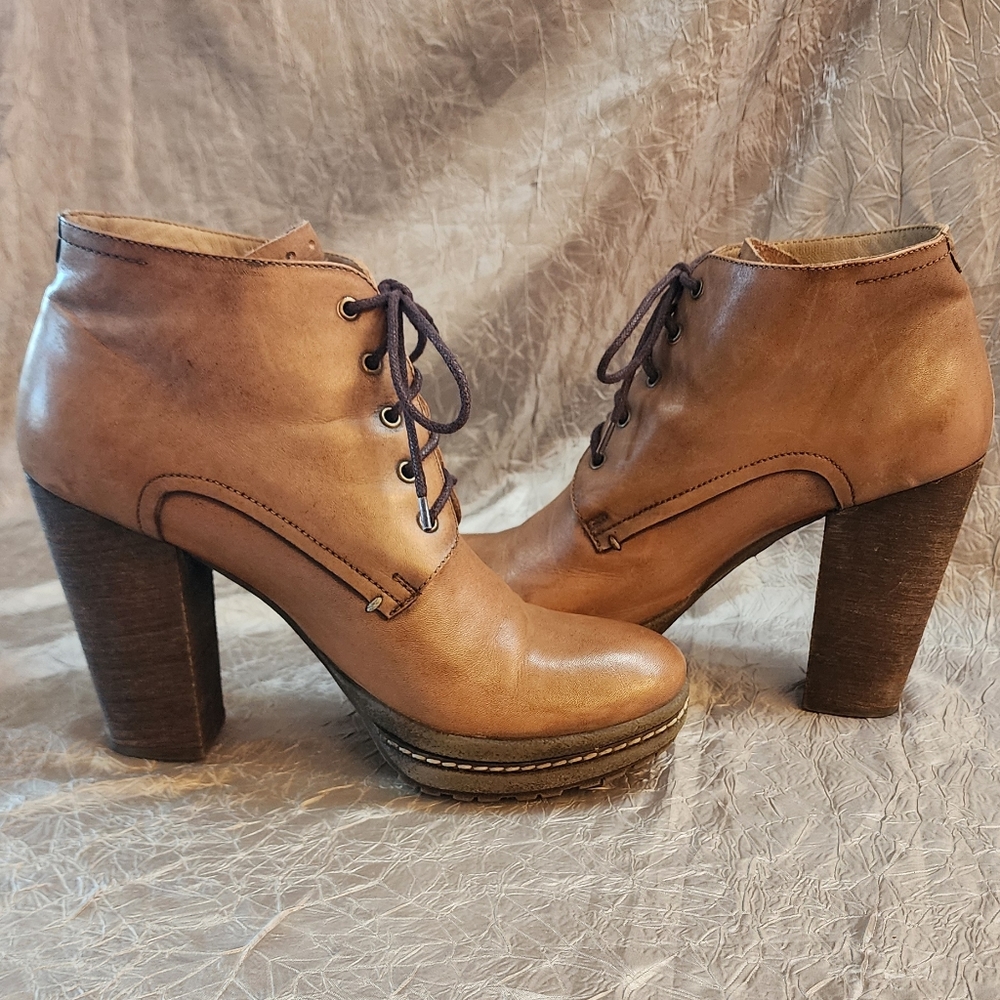 BRUNO FERRINI ANKLE BOOTS SZ 8